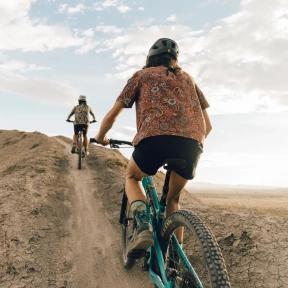 Smartwool Bike Zero Cushion Rugged Ride Print Crew sportzokni multikolor színben 3