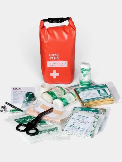 Care Plus CP® First Aid Kit - Waterproof elsősegély készlet piros színben 3