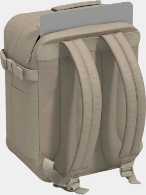 Cabin Zero Classic Tech 28L hátizsák homok színben 6