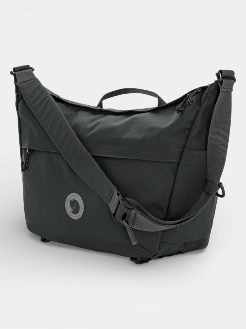 Fjallraven Färden Crossbody oldaltáska szürke színben 2