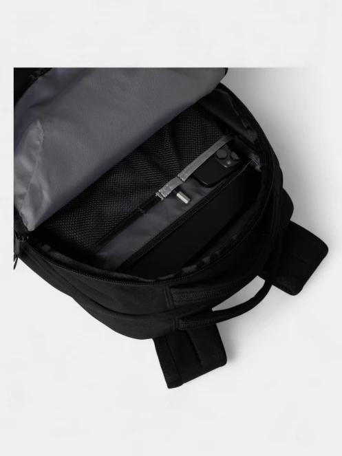 The North Face Vault hátizsák fekete színben 6