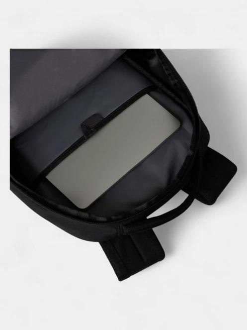 The North Face Vault hátizsák fekete színben 7