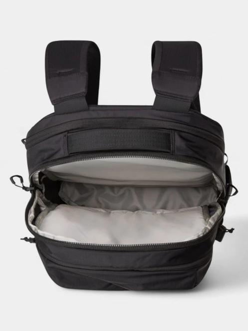 The North Face Surge hátizsák fekete színben 6