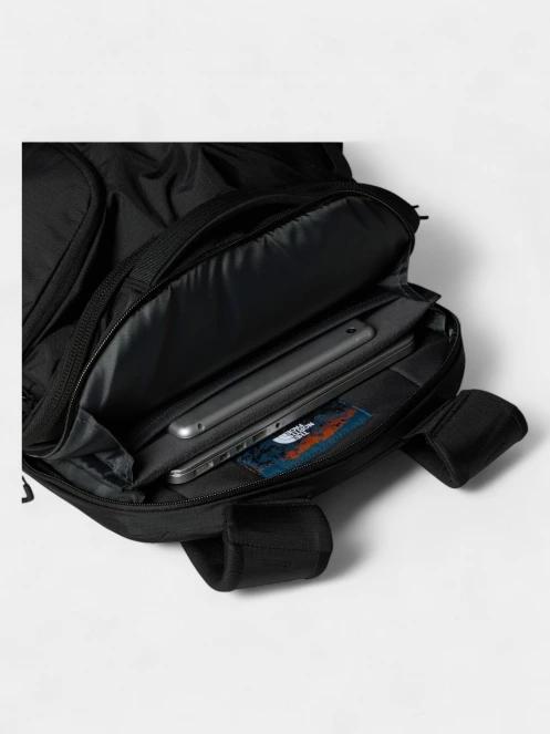 The North Face Surge hátizsák fekete színben 8