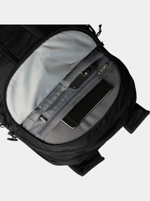 The North Face Surge hátizsák fekete színben 6